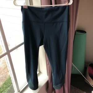 Lululemon cropped mesh panel leggings